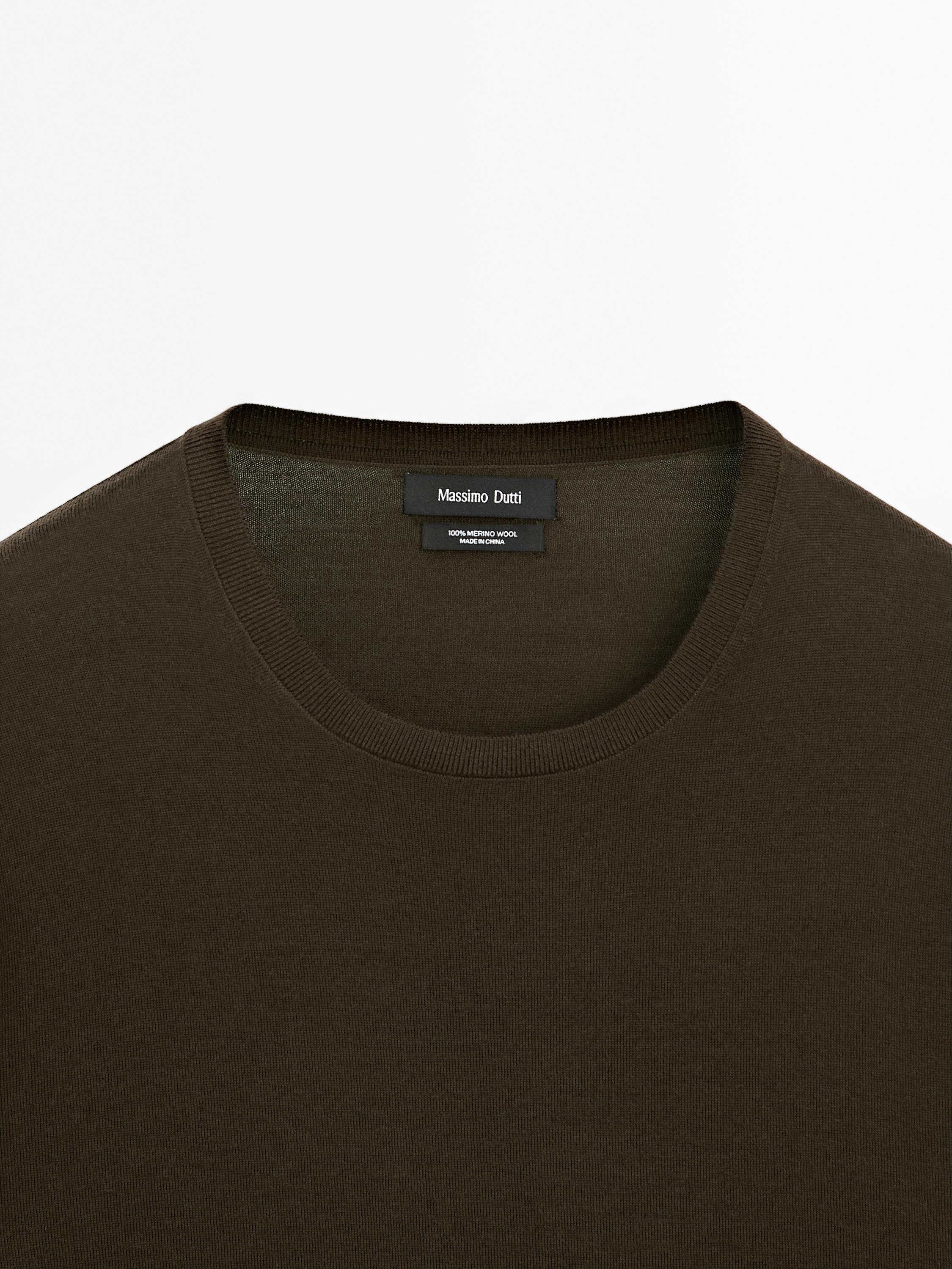 Merino wool crew neck knit sweater